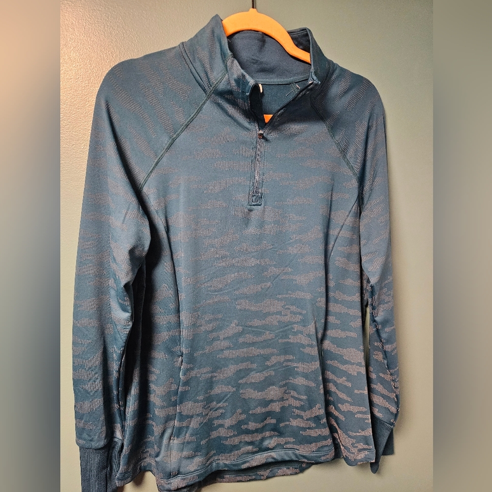 Reflective 1/4 zip pullover